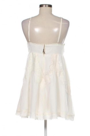 Дамски топ Pull&Bear, Размер M, Цвят Екрю, Цена 24,03 €