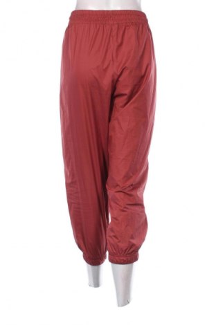 Дамско спортно долнище Nike, Размер XXL, Цвят Червен, Цена 30,00 €