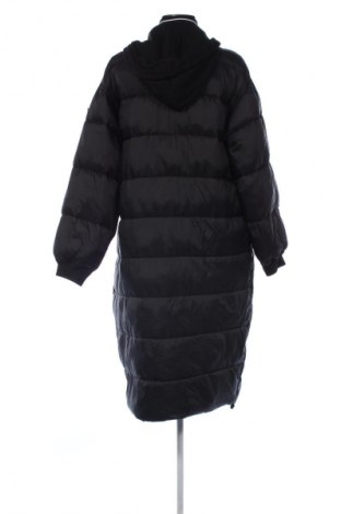 Dámská bunda  Guess, Velikost M, Barva Černá, Cena  1 681,00 Kč