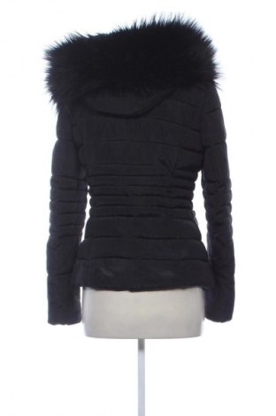 Dámska bunda  Mochy, Veľkosť M, Farba Čierna, Cena  14,95 €