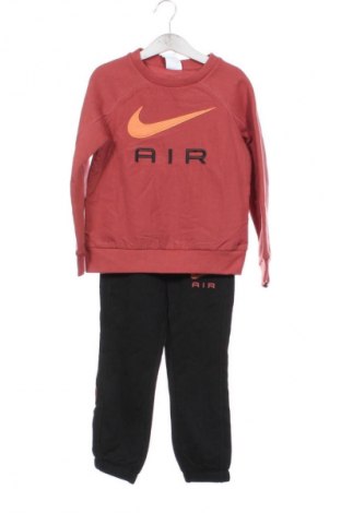 Dětská sportovní souprava Nike, Velikost 3-4y/ 104-110 cm, Barva Vícebarevné, Cena  1 329,00 Kč