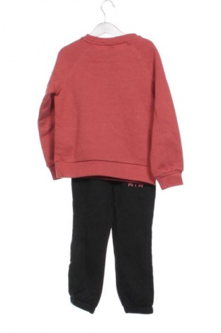 Dětská sportovní souprava Nike, Velikost 3-4y/ 104-110 cm, Barva Vícebarevné, Cena  1 329,00 Kč