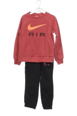 Dětská sportovní souprava Nike, Velikost 3-4y/ 104-110 cm, Barva Vícebarevné, Cena  1 329,00 Kč