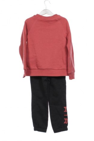 Dětská sportovní souprava Nike, Velikost 3-4y/ 104-110 cm, Barva Vícebarevné, Cena  1 329,00 Kč