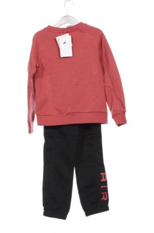 Dětská sportovní souprava Nike, Velikost 3-4y/ 104-110 cm, Barva Vícebarevné, Cena  1 329,00 Kč