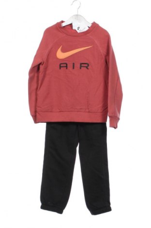 Детски спортен екип Nike, Размер 4-5y/ 110-116 см, Цвят Многоцветен, Цена 56,24 €