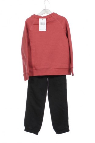 Детски спортен екип Nike, Размер 4-5y/ 110-116 см, Цвят Многоцветен, Цена 56,24 €