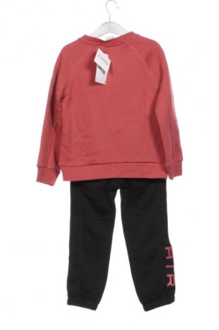 Dětská sportovní souprava Nike, Velikost 3-4y/ 104-110 cm, Barva Vícebarevné, Cena  1 329,00 Kč