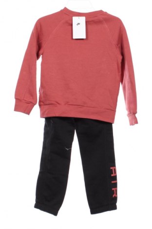 Kinder Sportanzug Nike, Größe 4-5y/ 110-116 cm, Farbe Mehrfarbig, Preis 52,99 €