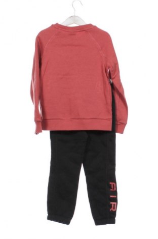 Detská športová súprava Nike, Veľkosť 3-4y/ 104-110 cm, Farba Viacfarebná, Cena  52,95 €