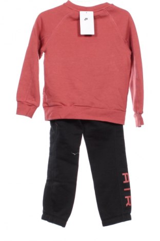 Kinder Sportanzug Nike, Größe 4-5y/ 110-116 cm, Farbe Mehrfarbig, Preis 52,99 €