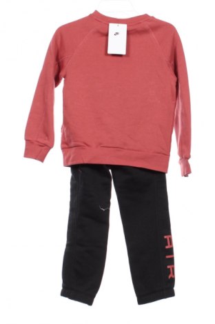 Kinder Sportanzug Nike, Größe 3-4y/ 104-110 cm, Farbe Mehrfarbig, Preis 52,99 €