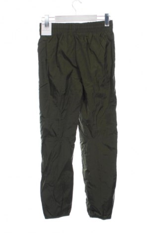Детско спортно долнище Nike, Размер 14-15y/ 168-170 см, Цвят Зелен, Цена 39,88 €