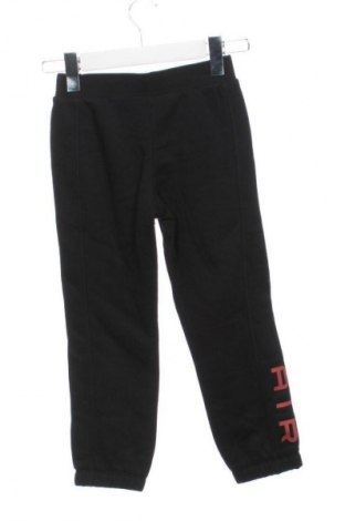 Detské tepláky Nike, Veľkosť 4-5y/ 110-116 cm, Farba Čierna, Cena  46,95 €