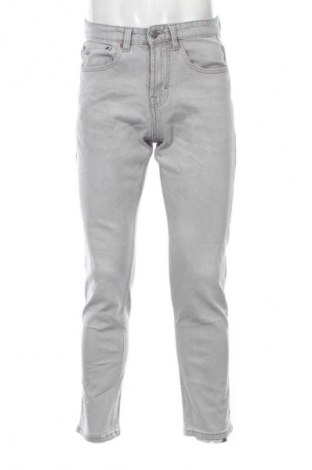 Blugi de bărbați Pull&Bear, Mărime M, Culoare Gri, Preț 49,99 Lei