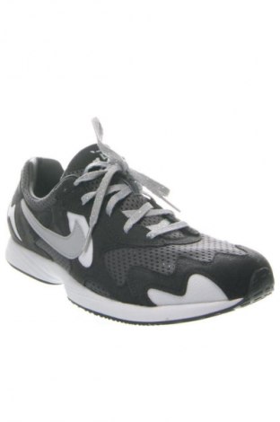 Férfi cipők
 Nike, Méret 44, Szín Sokszínű, Ár 34 860 Ft