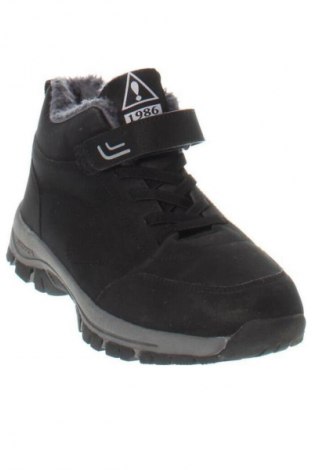 Férfi cipők
 Unbranded, Méret 41, Szín Fekete, Ár 10 744 Ft