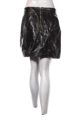 Пола Amisu, Размер M, Цвят Черен, Цена 4,60 €