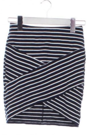 Пола Bershka, Размер XS, Цвят Многоцветен, Цена 4,60 €