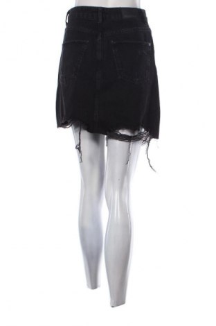 Szoknya Bershka, Méret S, Szín Fekete, Ár 9 099 Ft