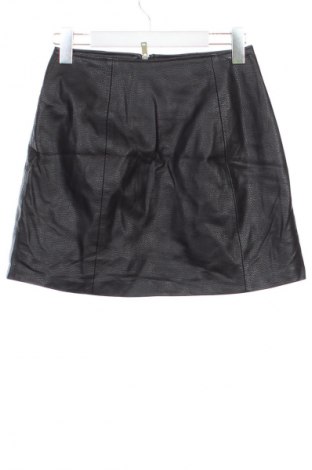 Пола Bershka, Размер XS, Цвят Черен, Цена 5,62 €