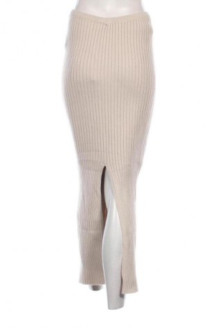 Пола Bershka, Размер S, Цвят Бежов, Цена 18,91 €