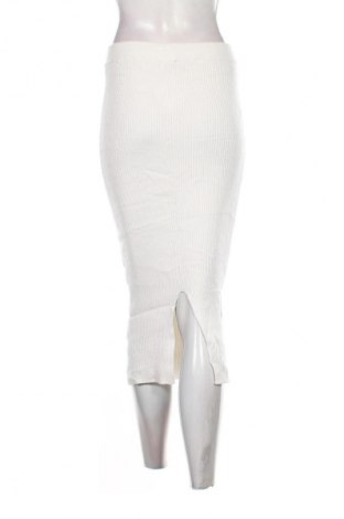 Пола Bershka, Размер M, Цвят Бял, Цена 6,64 €