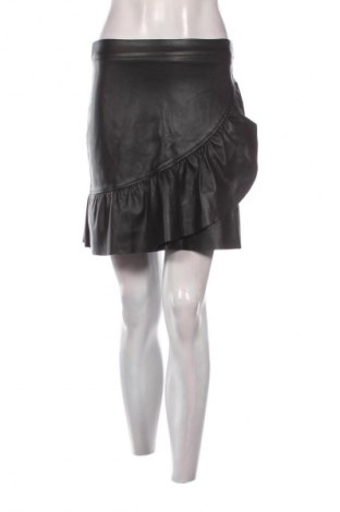 Пола By Clara, Размер S, Цвят Черен, Цена 5,11 €