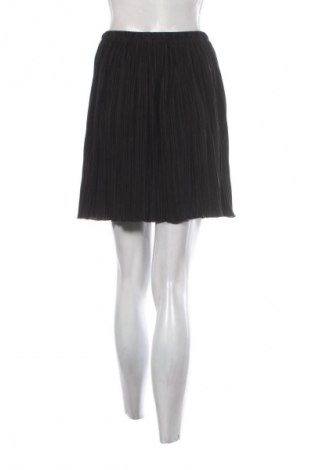 Пола C&A, Размер S, Цвят Черен, Цена 5,62 €