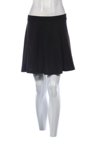 Пола Cropp, Размер M, Цвят Черен, Цена 21,00 €