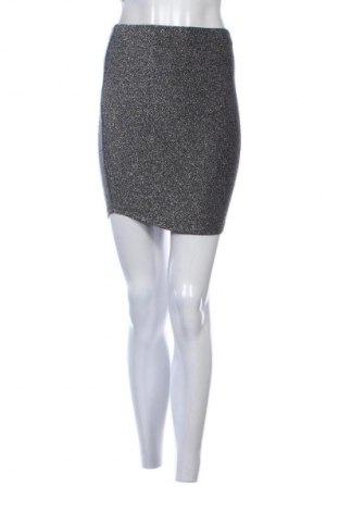 Пола Gina Tricot, Размер S, Цвят Сребрист, Цена 10,00 €