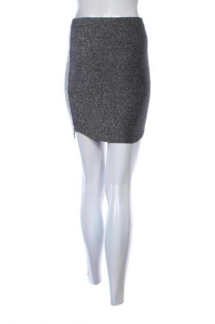 Пола Gina Tricot, Размер S, Цвят Сребрист, Цена 10,00 €