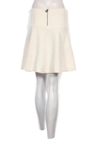 Пола Guess, Размер S, Цвят Екрю, Цена 18,91 €