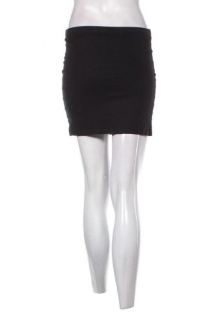 Пола H&M Divided, Размер M, Цвят Черен, Цена 9,78 €