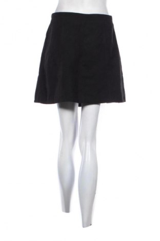 Пола H&M Divided, Размер M, Цвят Черен, Цена 10,00 €