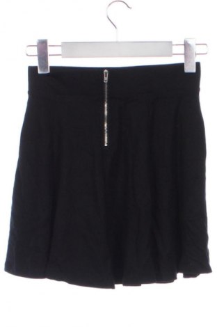 Пола H&M Divided, Размер XS, Цвят Черен, Цена 5,11 €