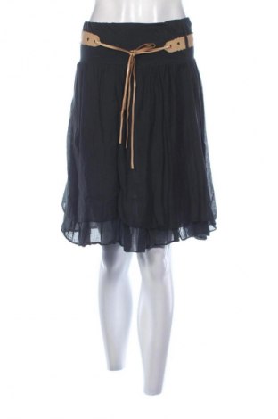 Пола NEW COLLECTION, Размер M, Цвят Черен, Цена 47,57 €