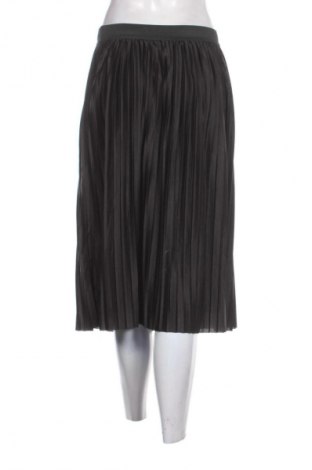 Пола ONLY, Размер M, Цвят Черен, Цена 8,18 €