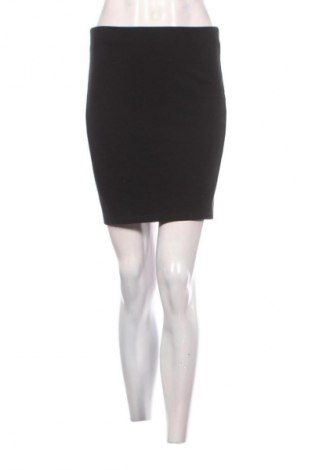 Пола Pull&Bear, Размер S, Цвят Черен, Цена 9,78 €