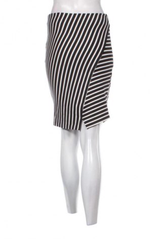 Пола Reserved, Размер S, Цвят Многоцветен, Цена 8,18 €