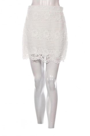 Пола SHEIN, Размер M, Цвят Бял, Цена 10,00 €