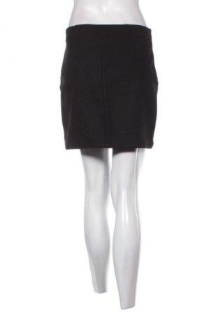 Пола Stradivarius, Размер M, Цвят Черен, Цена 9,78 €