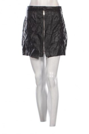 Пола Stradivarius, Размер M, Цвят Черен, Цена 4,60 €