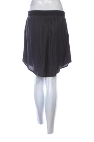 Пола VILA, Размер M, Цвят Черен, Цена 5,11 €