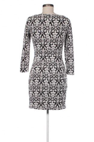 Рокля Armani Jeans, Размер L, Цвят Многоцветен, Цена 120,00 €