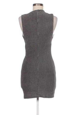 Рокля Bershka, Размер M, Цвят Многоцветен, Цена 30,00 €