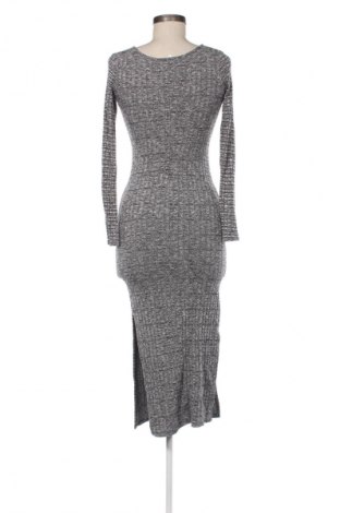 Kleid Bershka, Größe S, Farbe Grau, Preis € 19,95