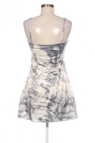 Рокля Bershka, Размер M, Цвят Многоцветен, Цена 32,21 €