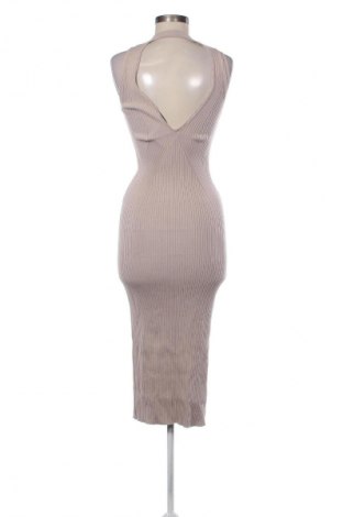 Рокля Bershka, Размер M, Цвят Пепел от рози, Цена 19,95 €