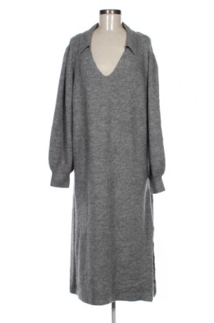 Sukienka Body Flirt, Rozmiar XL, Kolor Szary, Cena 96,99 zł